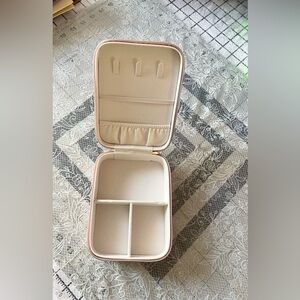 Elegant Velvet Blush Color Jewelry Organizer